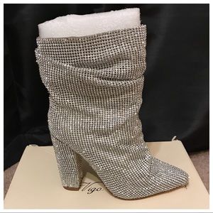 Brandnew Rhinestone Booties silver 7.5